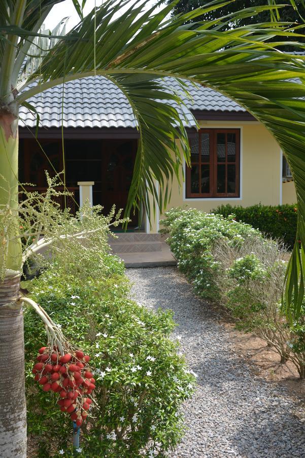 Apple Bungalows Bang Saphan Esterno foto