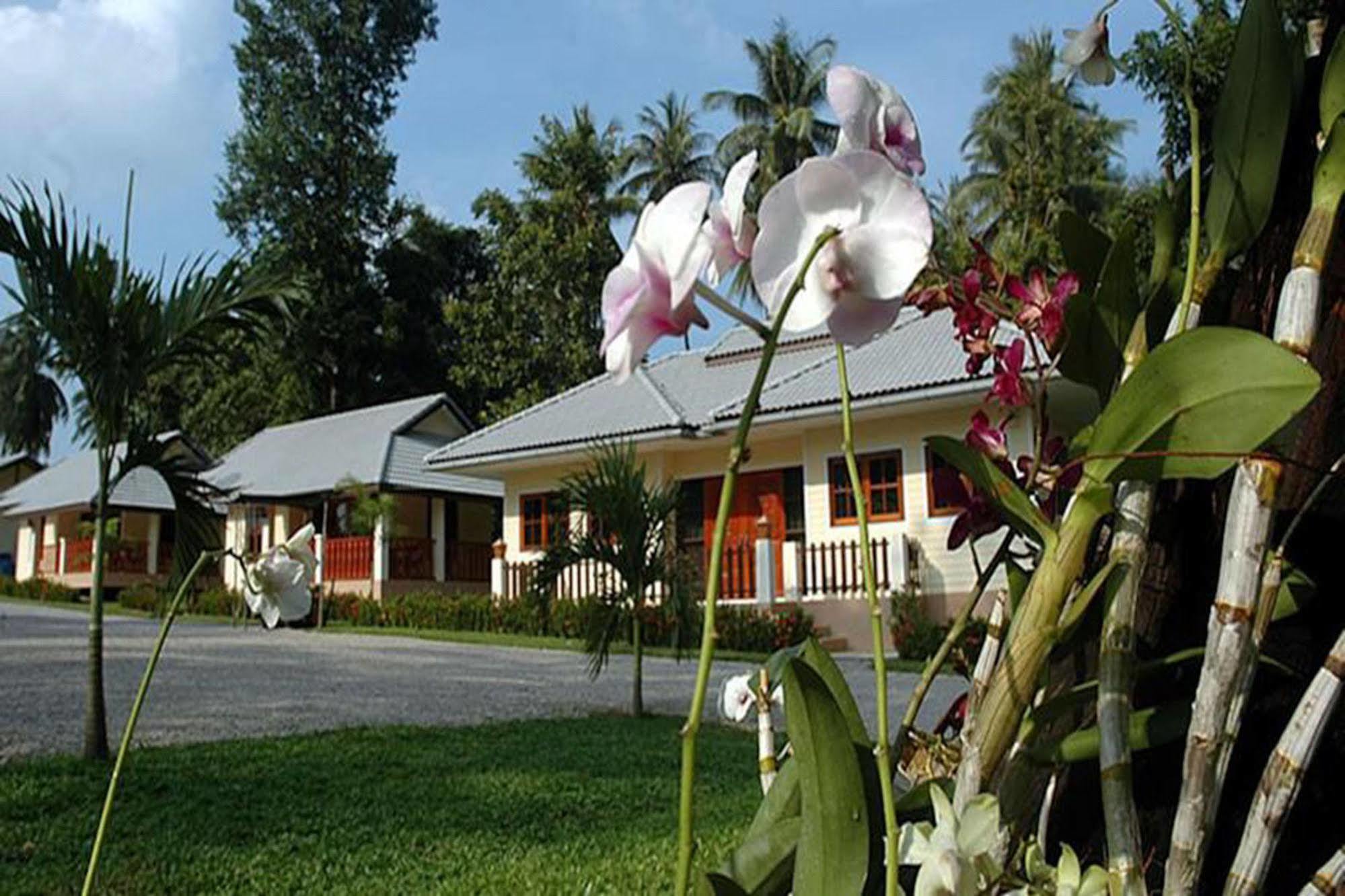 Apple Bungalows Bang Saphan Esterno foto